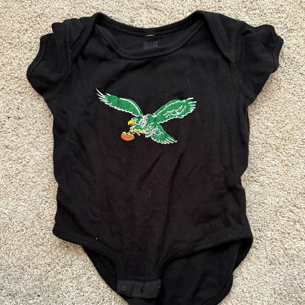 Baby black Philadelphia Eagles onesie 24M